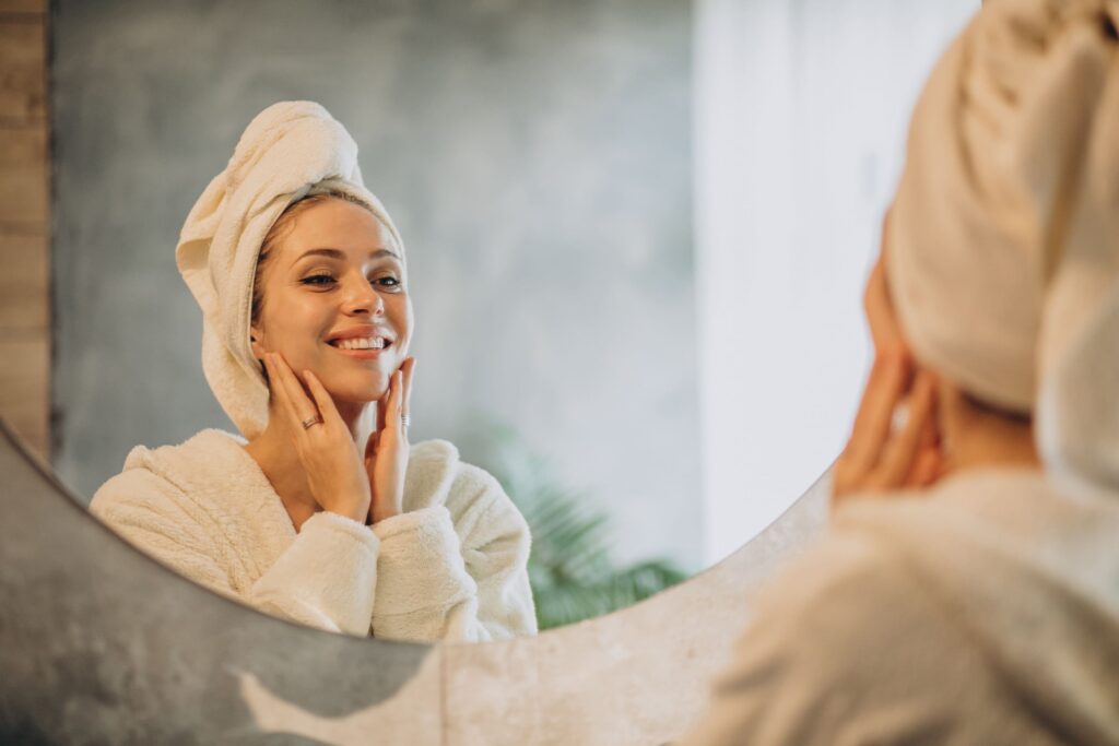 Flat lay of sensitive skin-friendly skincare products including aloe vera, green tea extract, and fragrance-free moisturizer